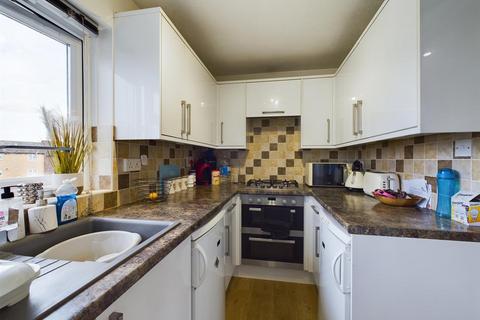 1 bedroom flat for sale, Comper Close, Bewbush RH11