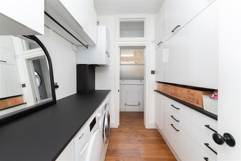 20 Kingsdown Avenue, Ealing, London, W13 9PT