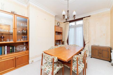 40 Wellington Road, London, W5 4UH