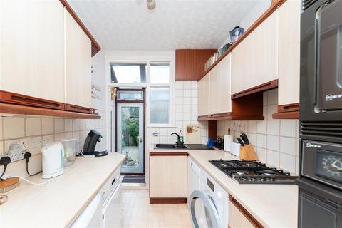 40 Wellington Road, London, W5 4UH