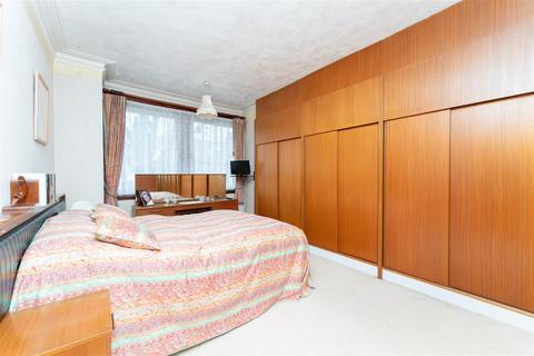 40 Wellington Road, London, W5 4UH