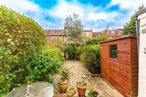 40 Wellington Road, London, W5 4UH