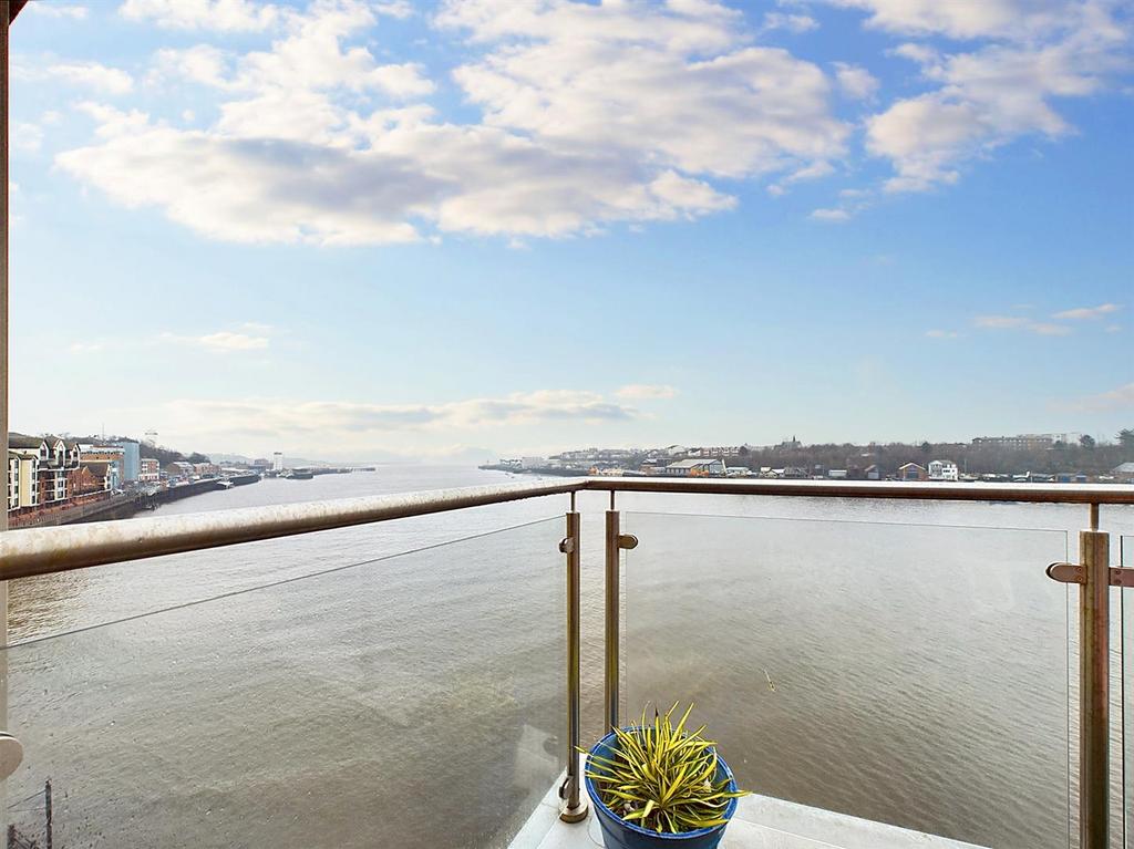 Balcony 2.jpg