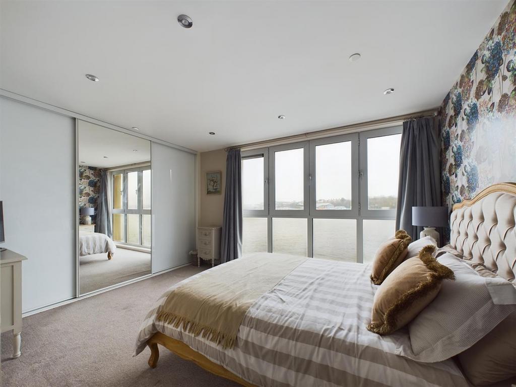 Bed 3.jpg