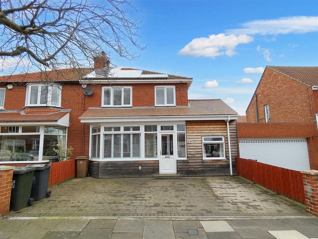 46 Wembley ext.JPG