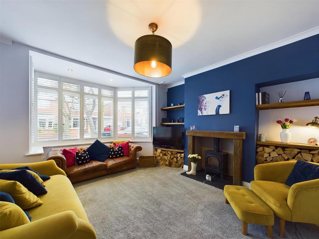 Lounge 1.jpg