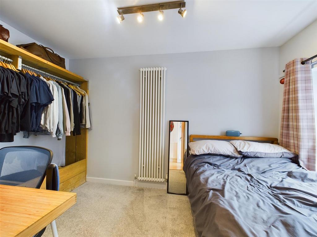 Bed 3.jpg
