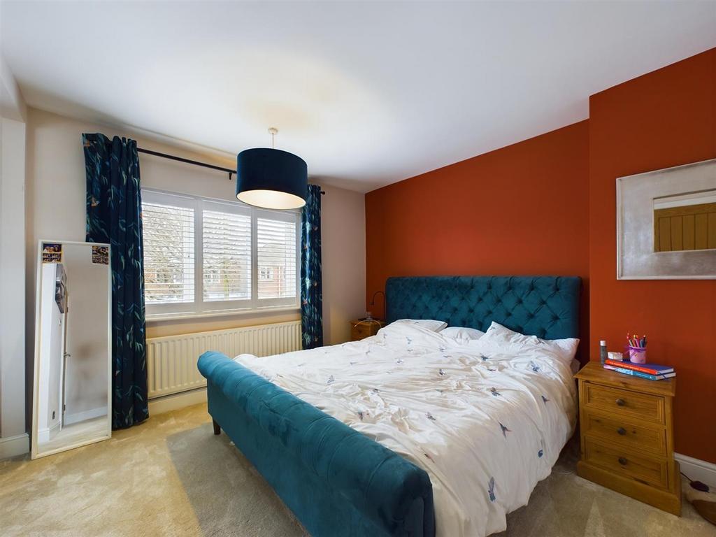 Bed 1.jpg