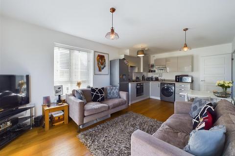 8 Bedivere Road, Crawley, RH11 0FY
