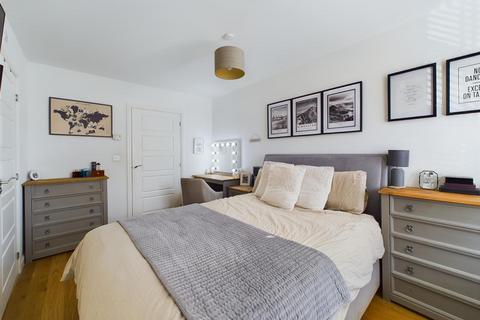 8 Bedivere Road, Crawley, RH11 0FY