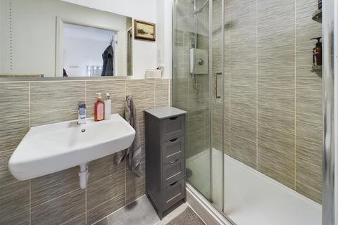 8 Bedivere Road, Crawley, RH11 0FY