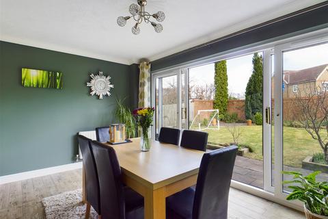 5 Baldwin Close, Maidenbower, Crawley, RH10 7JA