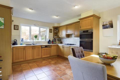 5 Baldwin Close, Maidenbower, Crawley, RH10 7JA