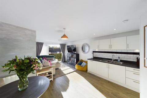 2 bedroom flat for sale - Ifield Road, West Green RH11