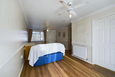 3 bedroom detached house for sale - Heathfield, Pound Hill RH10