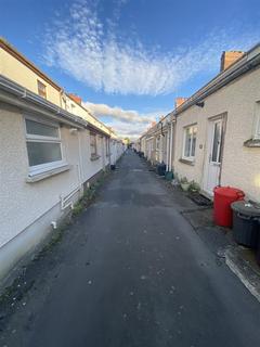 5 Gwendraeth Town, Kidwelly, SA17 4UB