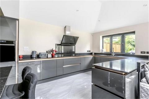 3 bedroom detached house for sale, Speldhurst Close, Bromley, BR2