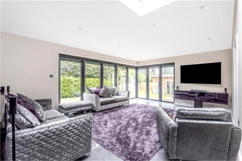 3 bedroom detached house for sale, Speldhurst Close, Bromley, BR2