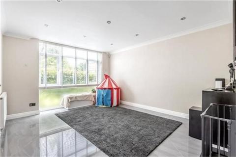 10 Speldhurst Close, Bromley, BR2 9DT