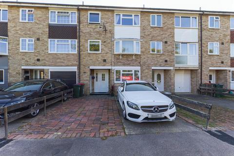 35 Ardingly Close, Crawley, RH11 0AA