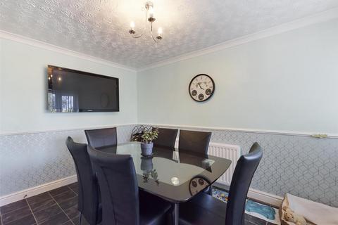 35 Ardingly Close, Crawley, RH11 0AA