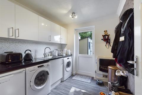 35 Ardingly Close, Crawley, RH11 0AA