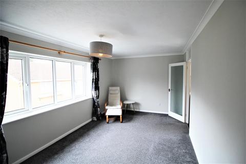 1 bedroom flat to rent, Balcombe Court, Pound Hill RH10