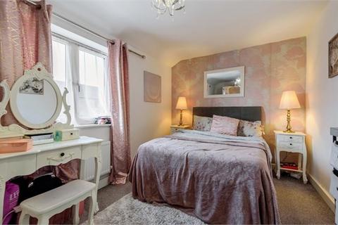 2 bedroom semi-detached house for sale - Kensington Close, Northampton, NN2