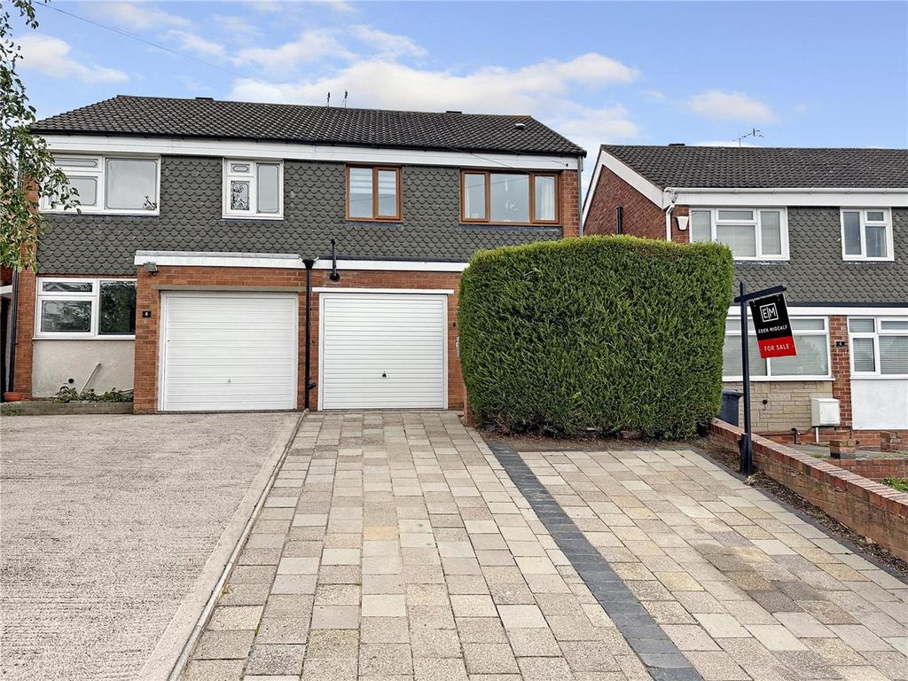 Clent Road, Stourbridge, West Midlands 3 bed house for sale £240,000