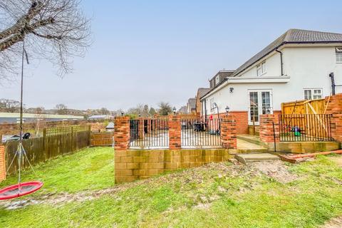 4 bedroom semi-detached house for sale - London Road, Bexhill-on-Sea, TN39