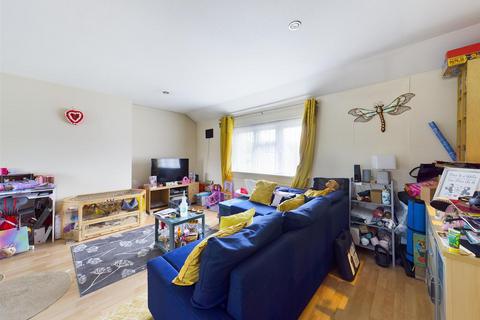 3 Waterside Close, Bewbush, Crawley, RH11 6BQ