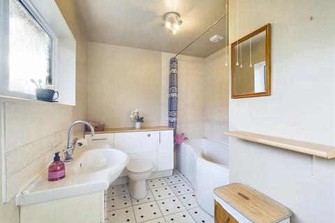 8 Brook Road, Stourbridge, DY8 1NH