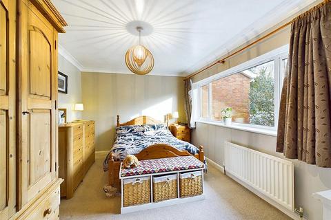8 Brook Road, Stourbridge, DY8 1NH