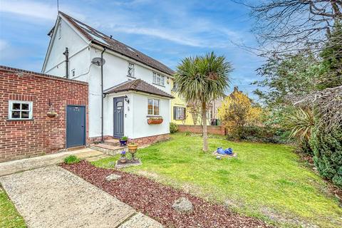 4 bedroom semi-detached house for sale, Main Road, Hawkwell SS5