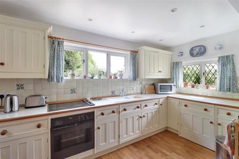 4 bedroom detached house for sale - French Street, Westerham TN16