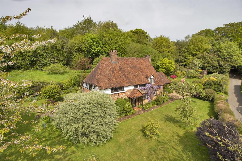 French Street, Westerham TN16 4 bed detached house £1,425,000