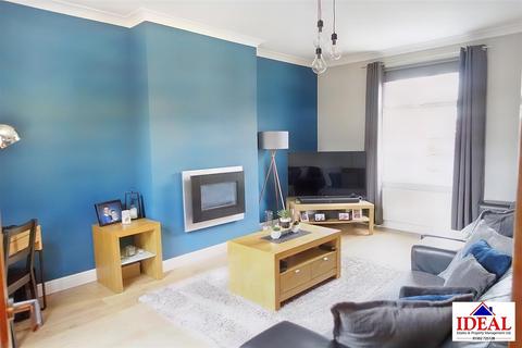 37 Markham Avenue, Carcroft, Doncaster, DN6 8DT