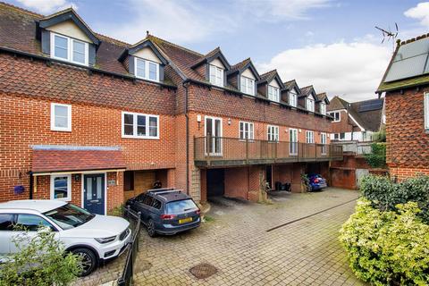 3 bedroom terraced house for sale, London Road, Westerham TN16