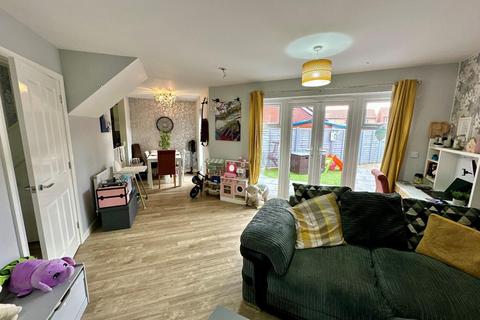 3 bedroom semi-detached house for sale, The Circle, Ipswich IP6