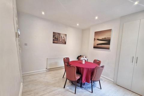 3 bedroom terraced house for sale, Chesterfield Road, Sheffield