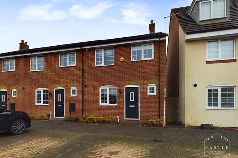 3 bedroom townhouse for sale, Sansome Drive, Hinckley