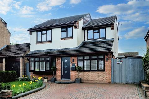4 bedroom detached house for sale, Lily Close, Chelmsford CM1