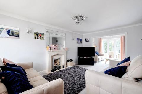 4 bedroom detached house for sale, Lily Close, Chelmsford CM1