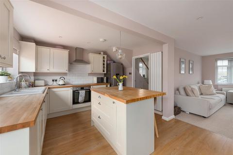 3 bedroom semi-detached house for sale, Columbia Avenue, Whitstable