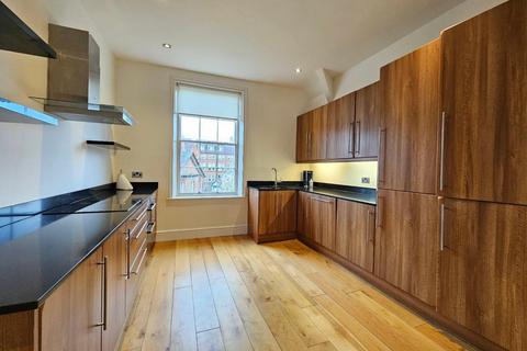 3 bedroom apartment to rent - Delamer Road, Altrincham