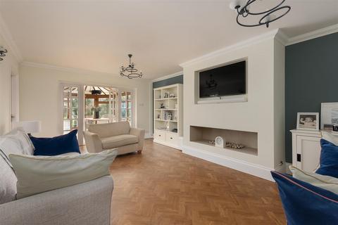 11 Chestfield Road, Chestfield, Whitstable, CT5 3LJ