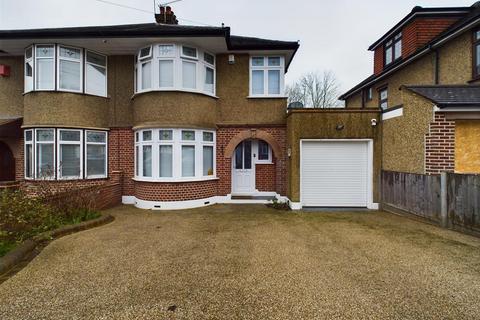 17 Walnut Way, Buckhurst Hill, IG9 6HU