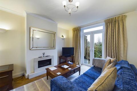 17 Walnut Way, Buckhurst Hill, IG9 6HU