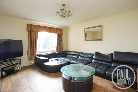 3 Aldwyck Way, Lowestoft, NR33 9JQ