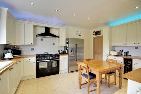 4 bedroom detached house for sale - Charmandean Road, Broadwater, Worthing